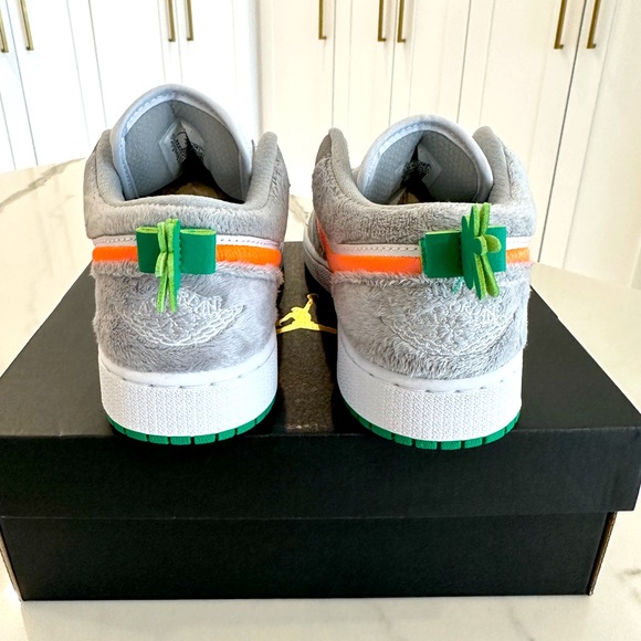 Air Jordan 1 Low SE- Rabbit - Picture 3 of 7